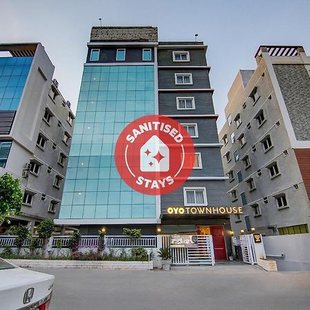 Oyo Townhouse 034 -Halcyon Hitech City Road Hyderabad Ngoại thất bức ảnh