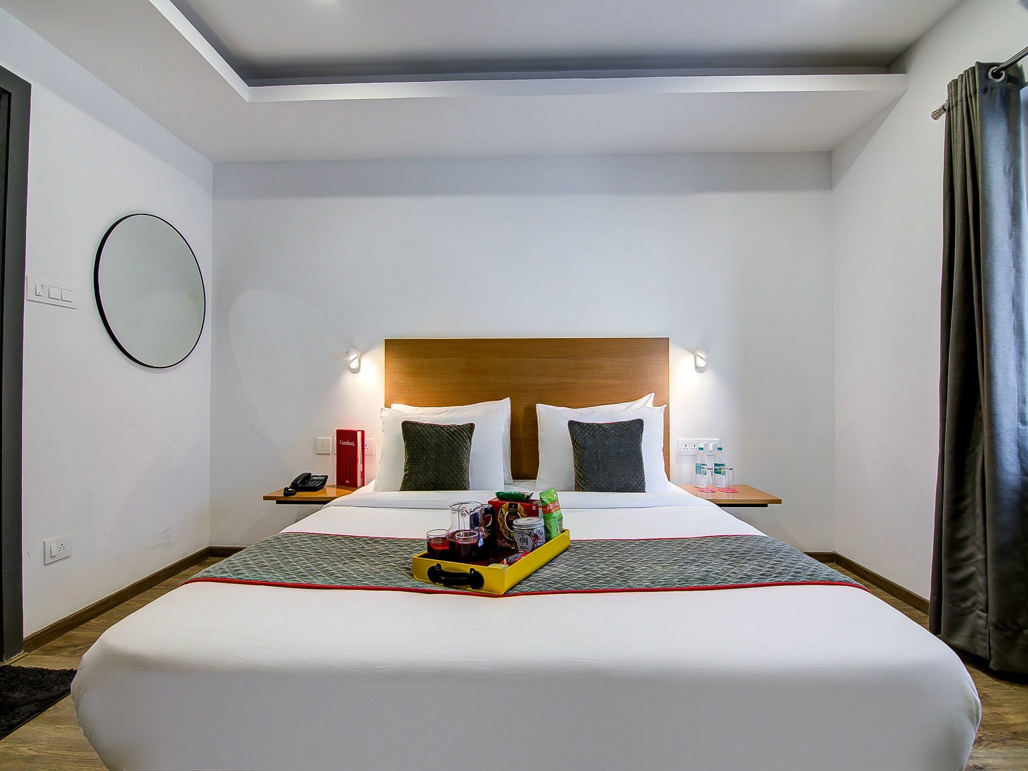 Oyo Townhouse 034 -Halcyon Hitech City Road Hyderabad Ngoại thất bức ảnh