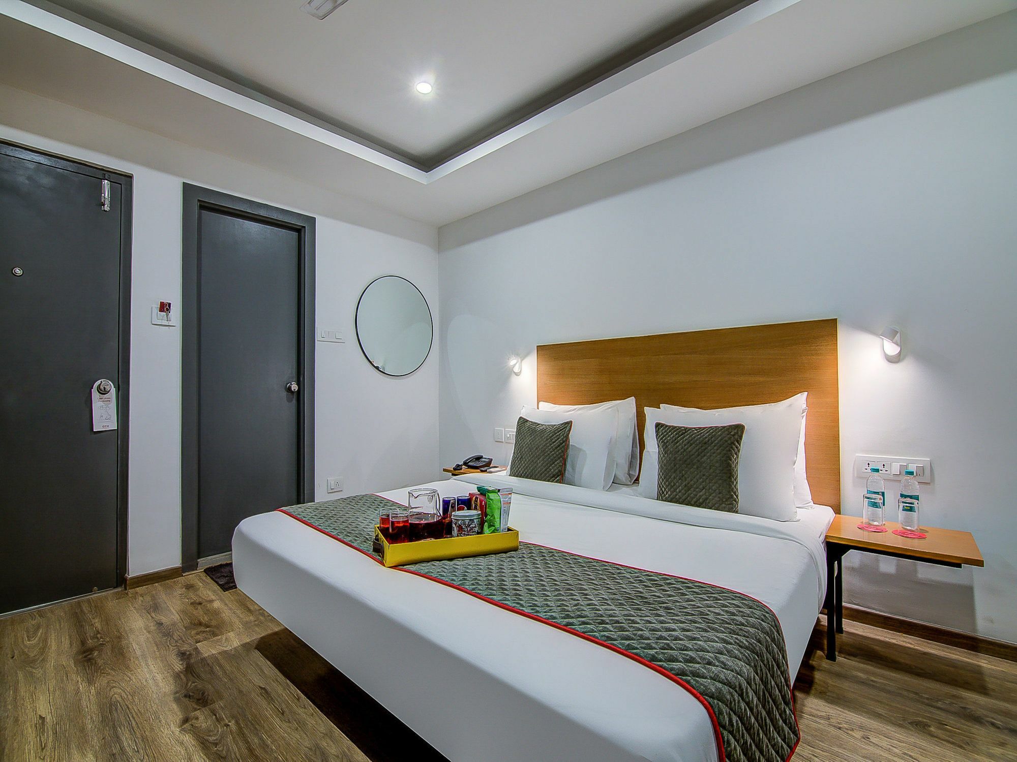 Oyo Townhouse 034 -Halcyon Hitech City Road Hyderabad Ngoại thất bức ảnh